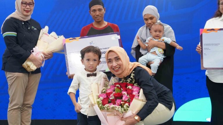 PT ASDP Indonesia Ferry (Persero) memperingati HUT ke-51 dengan berbagi kebahagiaan dengan masyarakat melalui program Tanggung Jawab Sosial dan Lingkungan (TJSL).