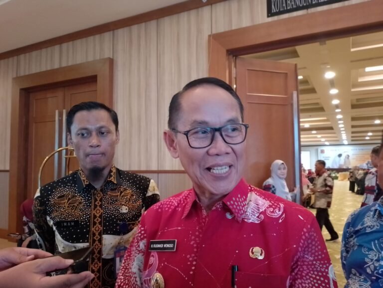 Pemerintah Kota Samarinda, Kalimantan Timur (Kaltim) memberikan apresiasi kepada Kecamatan Samarinda Ulu atas inovasi yang diwujudkan dalam Aplikasi Amantumbata.