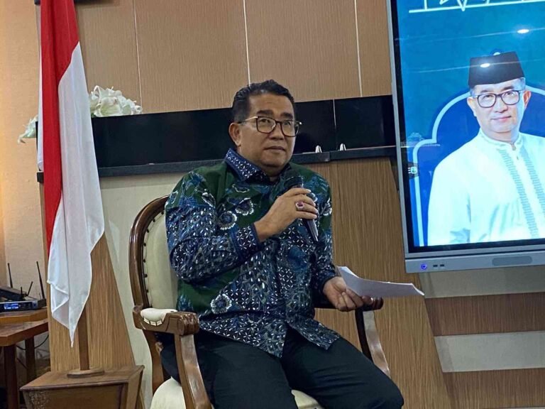 Penjabat (Pj) Gubernur Kalimantan Timur (Kaltim) Akmal Malik mengatakan kunci keberhasilan demokrasi adalah bagaimana masyarakat terdidik atau teredukasi.