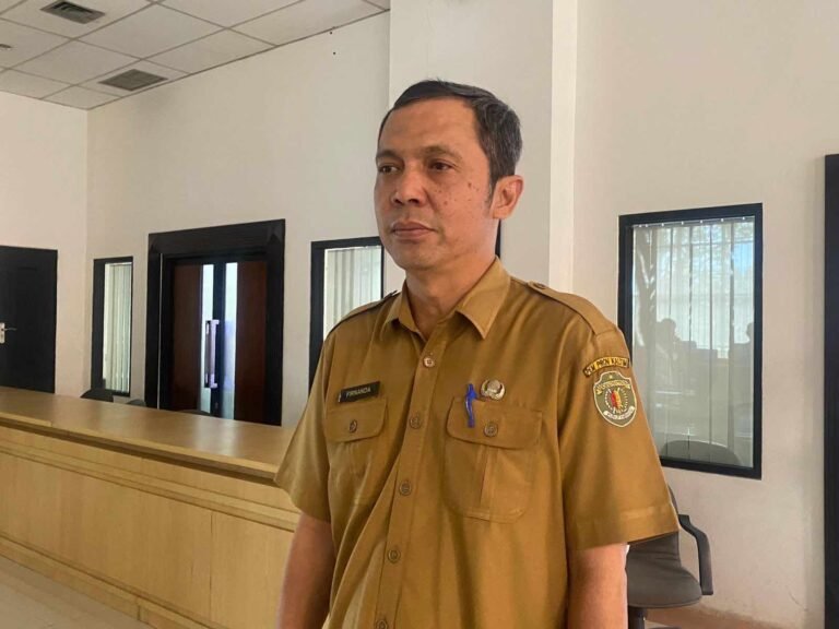 Jembatan Sei Nibung Akhirnya Segera Rampung Kurang Dari Sebulan
Telah dibaca : 1.006 Kali.
Kepala Dinas Pekerjaan Umum Penataan Ruang dan Perumahan Rakyat (PUPR-PERA) Provinsi Kalimantan Timur (Kaltim) Aji Muhammad Fitra Firnanda menyebut sebagian besar pekerjaan pada Peraturan Gubernur (Pergub) Nomor 71 Tahun 2020 di angka 100 persen.