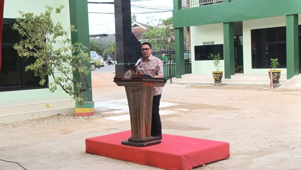 Wali Kota Samarinda, Kalimantan Timur (Kaltim), Andi Harun, mengungkapkan ketidakpuasannya terhadap kinerja Dinas Pekerjaan Umum dan Penataan Ruang (PUPR) saat peresmian kantor Denpal VI/1 Samarinda dan Asrama Type K luar Korem 091/ASN.