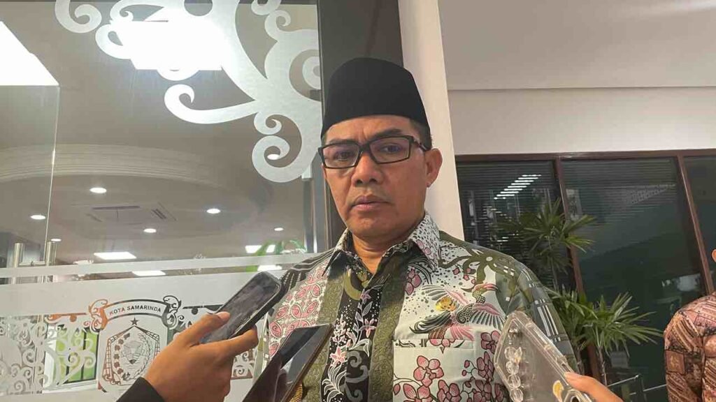 Andi Harun Tekankan, Jaga Kebersihan dan Parkiran Selama Libur Panjang Idulfitri Wali Kota Samarinda Kalimantan Timur (Kaltim) Andi Harun menyoroti urgensi peningkatan kinerja Dinas Lingkungan Hidup (DLH) dan Dinas Perhubungan (Dishub) terkait kebersihan kota dan pengaturan parkir menjelang libur panjang Idulfitri.
