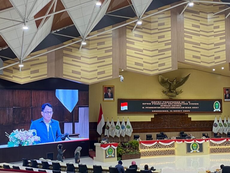 DPRD Provinsi Kalimantan Timur (Kaltim) menggelar Rapat Paripurna ke-4 di Gedung Utama B Kantor DPRD Provinsi Kaltim, Samarinda, Jumat (15/3/2024).