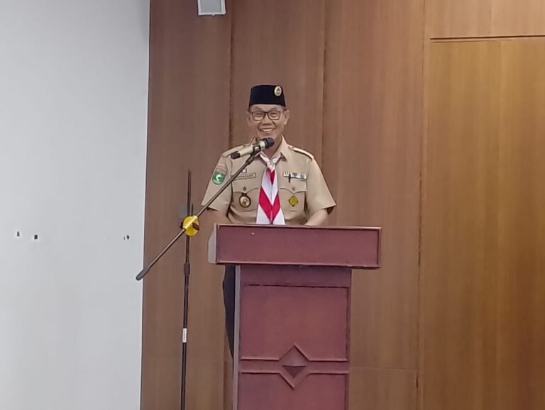 Ketua Kwartir Cabang (Kwarcab) Gerakan Pramuka Kota Samarinda, Rusmadi Wongso, resmi membuka Orientasi Kepramukaan Majelis Pembimbing Gugus Depan Kwartir Cabang Gerakan Pramuka Kota Samarinda, Kamis (7/3/2024).