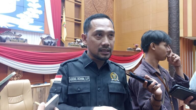 3 Fokus Utama Penyusunan Raperda Penyelenggaraan Jaminan Produk Halal dan Higienis
Telah dibaca : 716 Kali.
Pansus II DPRD Kota Samarinda, Kalimantan Timur (Kaltim) mengadakan rapat terkait Penyusunan dan pembentukan Rancangan Peraturan Daerah (Raperda) Kota Samarinda mengenai Penyelenggaraan Jaminan Produk Halal dan Higienis, Rabu (20/3/2024).