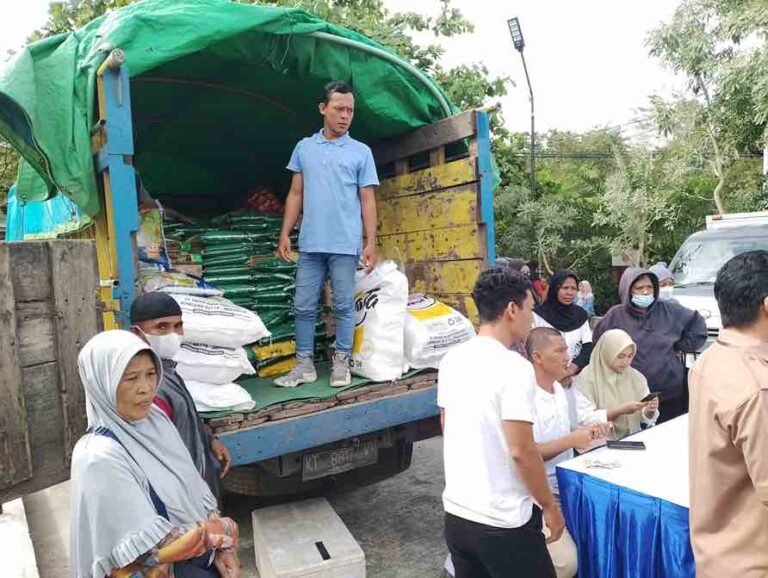 Kepala Cabang Bulog Kota Samarinda, Maradona SJ Singal, memastikan bahwa stok beras di Samarinda aman hingga bulan Mei, bahkan setelah lebaran.