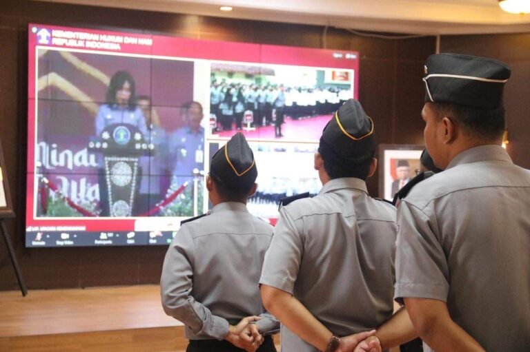 Plh Sekretaris Jenderal Min Usihen mengingatkan seluruh jajaran Kantor Wilayah Kemenkumham Kalimantan Timur agar kembali fokus dalam melaksanakan tugas pasca libur bersama Idulfitri.