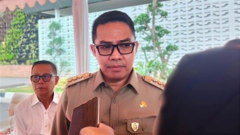 Lembaga survei Charta Politika pada tahun 2022 menempatkan Wali Kota Samarinda Andi Harun sebagai kandidat terkuat calon gubernur (cagub) di Kalimantan Timur, mengungguli mantan Gubernur Kaltim 2019-2024 Isran Noor dan Anggota DPR-RI, Rudy Mas'ud.