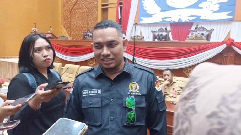 DPRD Kota Samarinda Kalimantan Timur (Kaltim) merevisi Peraturan Daerah (Perda) Nomor 15 Tahun 2002 tentang Izin Usaha Kepariwisataan.