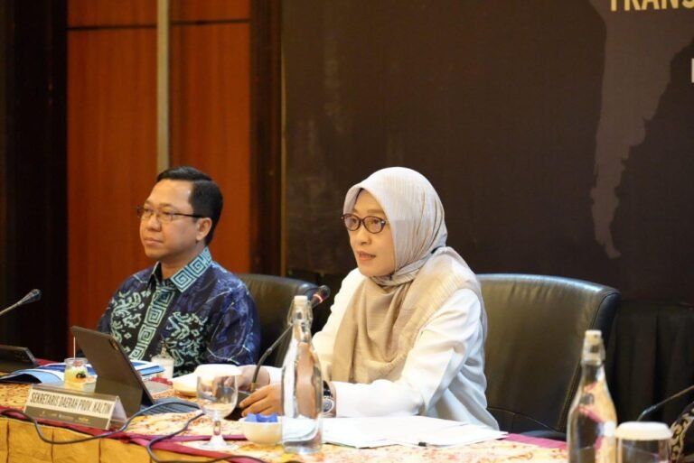 Sekretaris Daerah (Sekda) Kalimantan Timur (Kaltim) Sri Wahyuni yang juga merupakan Ketua Regional Investor Relation Unit (RIRU) Kaltim meminta tim terpadu kabupaten kota untuk menyiapkan diri dalam menyajikan data dan profil investasi.