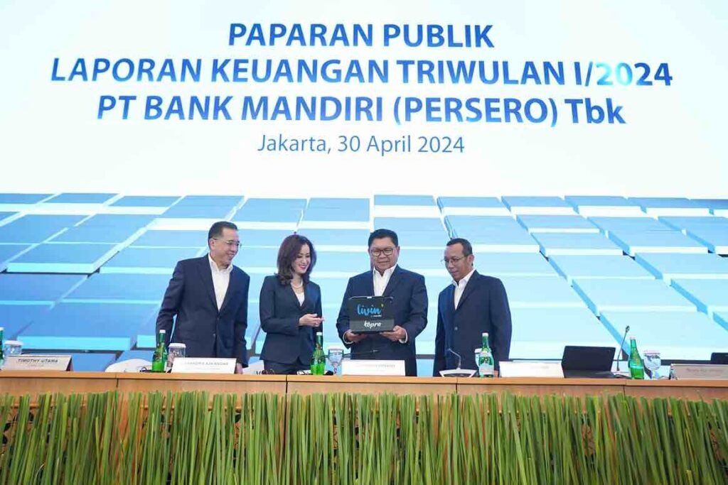 Di tengah ketidakpastian ekonomi dan keuangan global, Bank Mandiri berhasil membuktikan ketahanan dan kemampuannya menyesuaikan diri dengan keadaan.