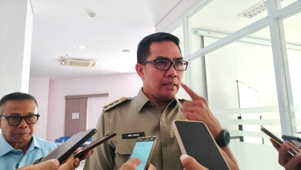 Wali Kota Samarinda Andi Harun menggarisbawahi urgensi peningkatan sumber daya manusia (SDM) sebagai fondasi utama untuk mewujudkan visi Indonesia Emas 2045.