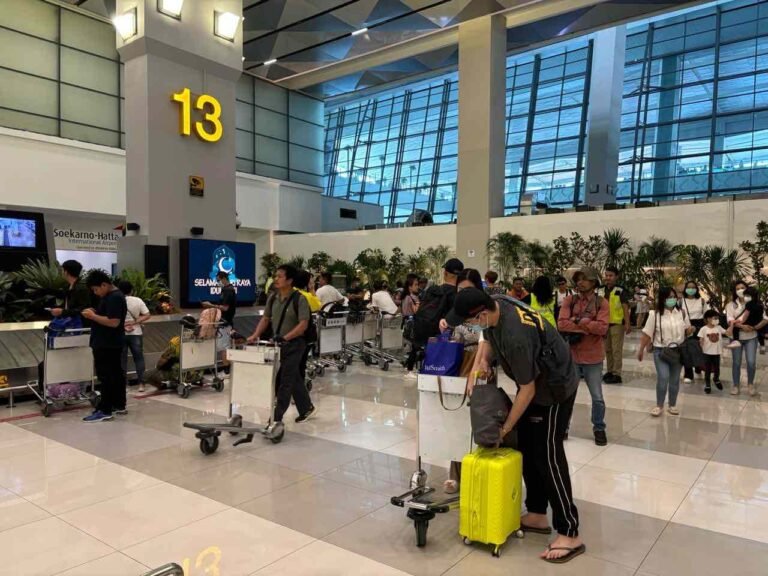 Liburan Idulfitri berangsur mulai berakhir, puncak pergerakannya, Minggu (14/4/2024). Semua sarana transportasi mulai dipadati penumpang, diantaranya Maskapai Penerbangan Garuda Indonesia, dengan anak usahanya Citilink, mencatat sekitar 6 ribu penumpang.