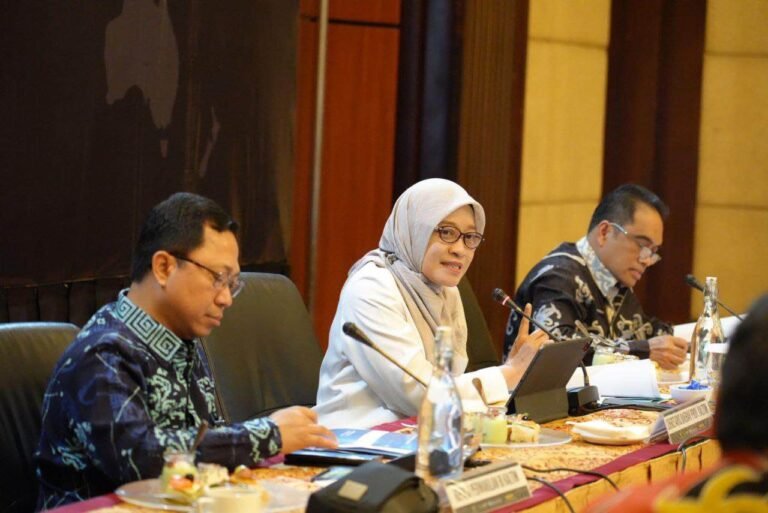 Sekretaris Daerah (Sekda) Provinsi Kalimantan Timur (Kaltim) Sri Wahyuni berharap kehadiran TRUSTER sebagai Branding Regional Investor Relations Unit (RIRU) Kaltim dapat menjadi sebuah penanda time, jargon bersama.
