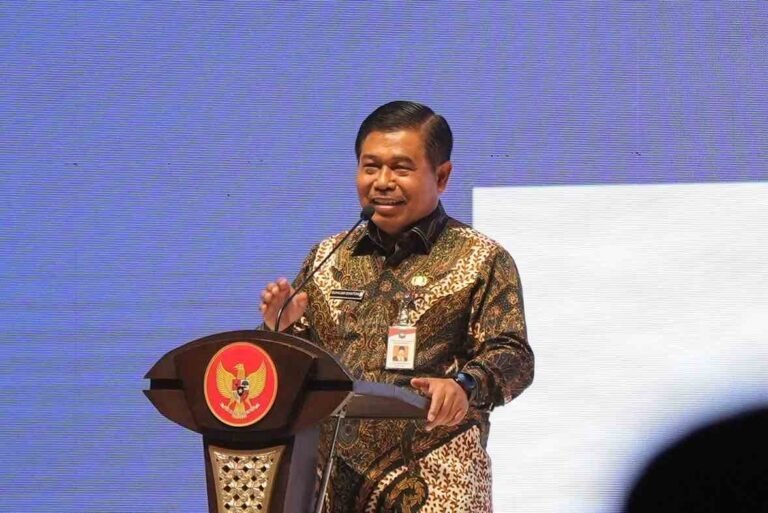 Sekretaris Jenderal (Sekjen) Kementerian Dalam Negeri (Kemendagri) Suhajar Diantoro mengungkapkan peringatan Hari Otonomi Daerah XXIX tahun depan akan dilaksanakan di Benua Etam.