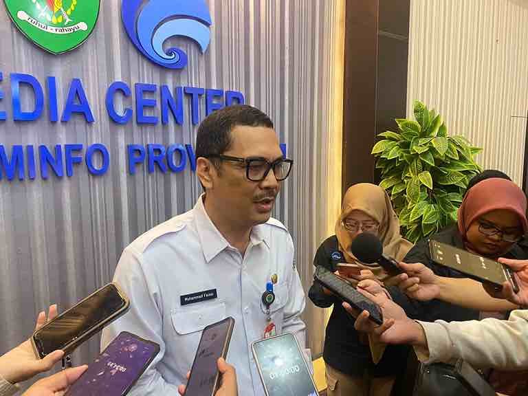Penetrasi Internet, Kaltim Beruntung Ada IKN Sebagian Tercover Lebih Cepat Kepala Dinas Komunikasi dan Informatika (Kominfo) Muhammad Faisal menyebut Kalimantan Timur (Kaltim) beruntung dengan hadirnya Ibu Kota Nusantara (IKN) dimana 1-2 tahun terakhir kurang lebih terbangun 50 tower oleh pemerintah pusat.