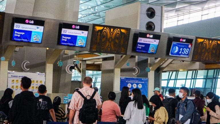 Direktur Utama Garuda Indonesia Irfan Setiaputra, mengaku, arus mudik Lebaran 2024, Maskapai penerbangan nasional Garuda Indonesia. Bersama anak usahanya, Citilink, mencatatkan pertumbuhan 31 persen yaitu 82.168 orang dibandingkan jumlah penumpang tahun sebelumnya, yang hanya 63 ribuan.