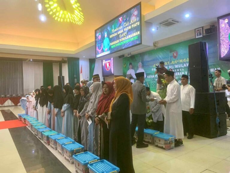 Pangdam VI Mulawarman Mayjen TNI Tri Budi Utomo mengingatkan seluruh masyarakat, terutama umat muslim untuk wajib bersyukur atas rezeki yang didapat.