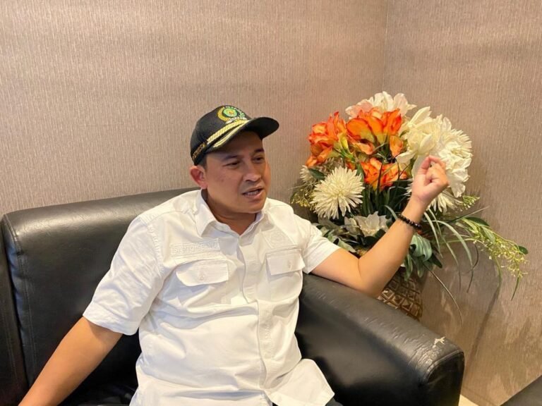 Anggota Komisi II DPRD Kalimantan Timur (Kaltim) Sapto Setyo Pramono mengatakan pihaknya akan lebih memperdalam permasalahan terkait Hotel Royal Suite Balikpapan yang sebelumnya dikelola oleh Pemerintah Provinsi (Pemprov) Kaltim bersama dengan pihak swasta.