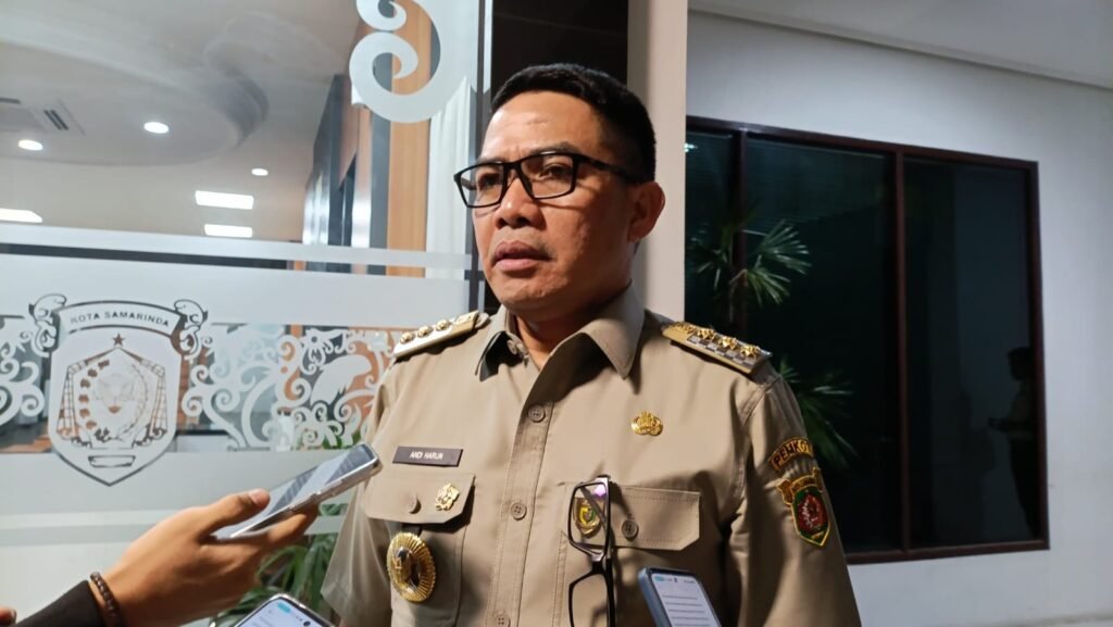 Warga Perumahan Borneo Mukti II khususnya yang berada di Jalan Damanhuri II, RT 41, Kelurahan Mugirejo, Kecamatan Sungai Pinang, Samarinda Kalimantan Timur (Kaltim) menghadapi krisis air bersih yang berkepanjangan.