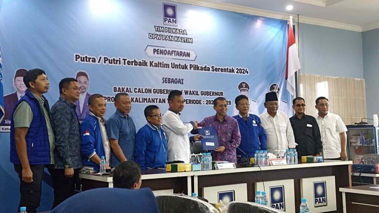 Pasangan Isran Noor-Hadi Mulyadi mengembalikan formulir pendaftaran bakal calon kepala daerah (Bacakada) Pemilihan Gubernur (Pilgub) Kalimantan Timur (Kaltim) 2024 ke Dewan Pimpinan Wilayah (DPW) Partai Amanat Nasional (PAN) Kaltim Rabu, 15 Mei 2024.