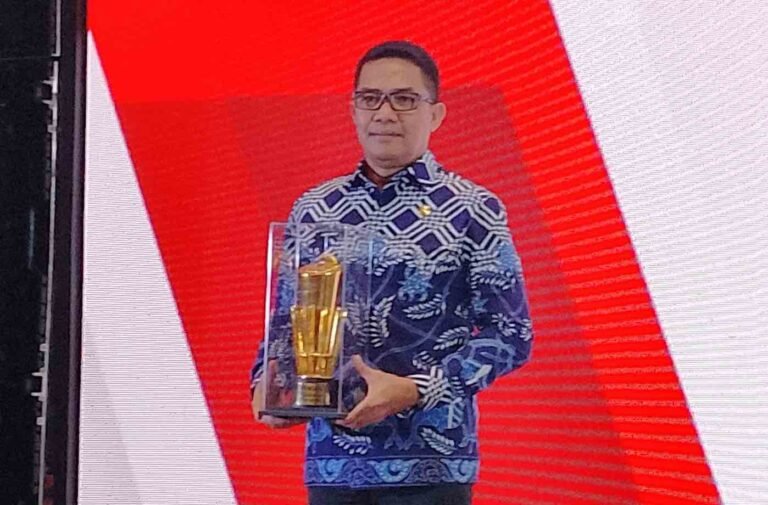 Kota Samarinda berhasil meraih penghargaan posisi terbaik I Pembangunan Daerah Kategori Kota Terbaik pada Musyawarah Perencanaan Pembangungan (Musrenbang) Rencana Pembangunan Jangka Panjang Daerah (RPJPD) Kalimantan Timur (Kaltim) 2025-2045 dan Rencana Kerja Perangkat Daerah (RKPD) Kaltim 2025, Kamis (2/5/2024).