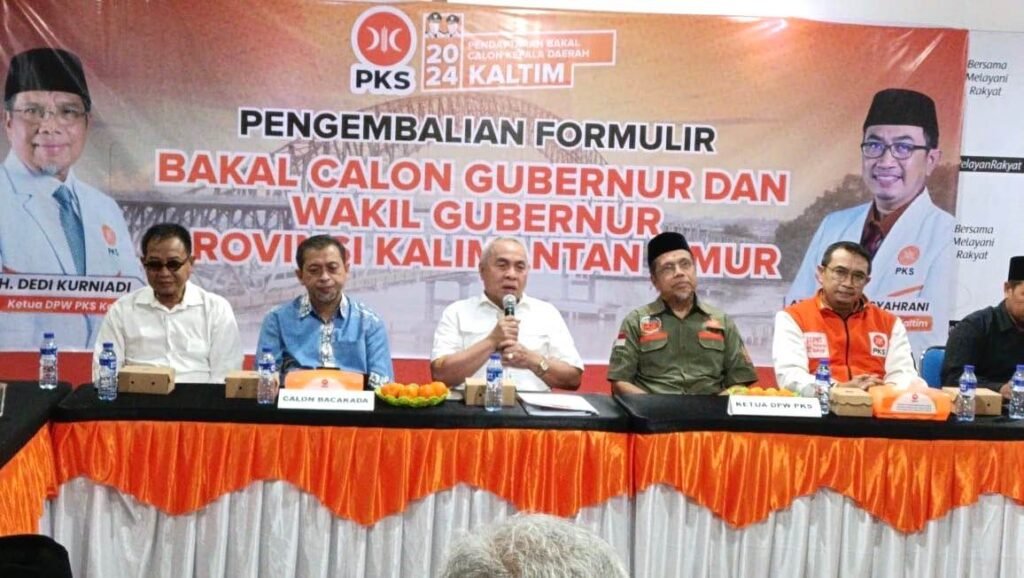 Isran Noor dan Hadi Mulyadi secara langsung kembalikan formulir pendaftaran bakal calon (Bacalon) gubernur dan wakil gubernur Kalimantan Timur (Kaltim) ke Dewan Pimpinan Wilayah (DPW) Partai Keadilan Sejahtera (PKS) Kaltim, Selasa (21/5/2024).