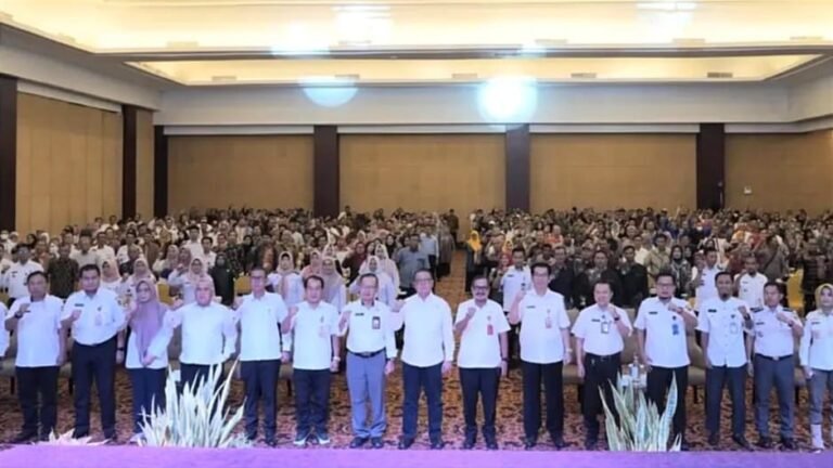 Tingkatkan Kualitas Probebaya, Pemkot Samarinda Gelar Bimtek bagi Ketua dan Pokmas
Telah dibaca : 855 Kali.
Pemerintah Kota Samarinda Kalimantan Timur (Kaltim) melalui Inspektorat Kota Samarinda, mengadakan Program Bimbingan Teknis untuk Pembangunan dan Pemberdayaan Masyarakat (Probebaya) bagi Ketua dan Bendahara Kelompok Masyarakat (Pokmas) di seluruh Samarinda.