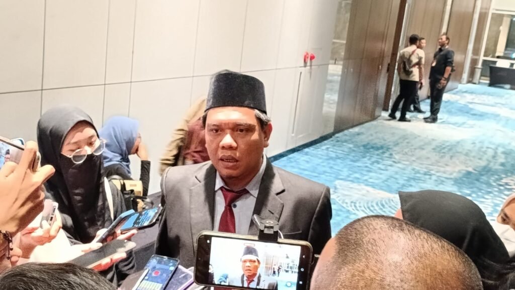 KPU Samarinda Pacu Kinerja PPS Sebelum Pelaksanaan Pilkada 2024 Ketua Komisi Pemilihan Umum (KPU) Kota Samarinda Kalimantan Timur (Kaltim) Firman Hidayat menegaskan bahwa setelah pelantikan 177 panitia pemungutan suara (PPS) se-Samarinda tidak ada waktu untuk berdiam diri.