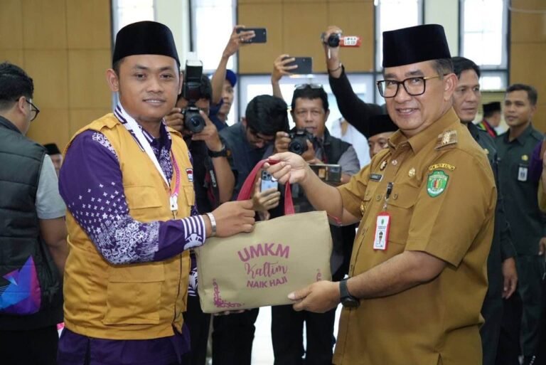 Penjabat (Pj) Gubernur Kalimantan Timur (Kaltim) Akmal Malik berpesan kepada 319 calon haji (Calhaj) Balikpapan untuk selalu sabar, menjaga perasaan agar tidak mudah marah ketika beribadah.