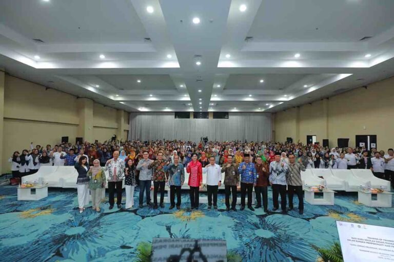 OJK Gelar ‘Training of Trainers’ Bagi Para Guru SD/MI Secara Nasional
Telah dibaca : 859 Kali.
Otoritas Jasa Keuangan atau OJK menggelar Training of Trainers (ToT) bagi para guru Sekolah Dasar (SD) dan Madrasah Ibtidaiyah (MI) secara nasional.