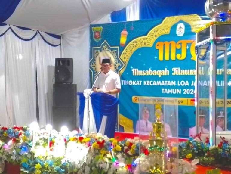 Wali Kota Samarinda Kalimantan Timur (Kaltim) Andi Harun secara resmi membuka Musabaqah Tilawatil Qur'an (MTQ) Ke-13 Tingkat Kecamatan Loa Janan Ilir di Masjid Baiturahman, Jalan Soekarno Hatta Kelurahan Simpang Tiga, Jumat (10/5/2024) malam.