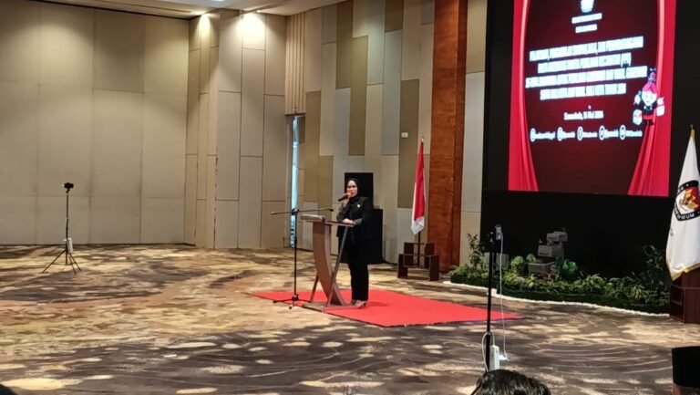 Iffa Rosita Dorong Keterlibatan Perempuan dan Partisipasi Pemilih pada Pilkada 2024
Telah dibaca : 807 Kali.
Komisioner Komisi Pemilihan Umum (KPU) Kalimantan Timur (Kaltim) Iffa Rosita menekankan pentingnya keterlibatan perempuan dalam keanggotaan Panitia Pemilihan Kecamatan (PPK) sesuai dengan Undang-Undang Nomor 7 Tahun 2017 tentang Pemilu.