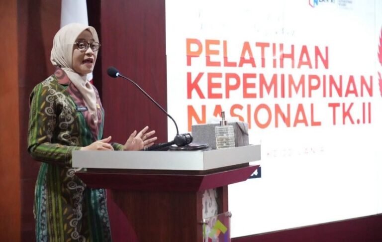 "Dengan sub tema hilirisasi, akan banyak inisiatif dan inovasi yang dihasilkan dan tentunya akan diaplikasikan dalam memimpin organisasinya ke depan,” kata Yuni, sapaan akrabnya.