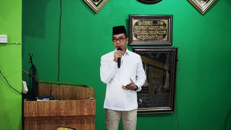 Kepala Kantor Wilayah (Kakanwil) Kemenkumham Kalimantan Timur (Kaltim) Gun Gun Gunawan menyebut makna berkurban adalah usaha menyembelihkan atau menyingkirkan hal-hal yang menghalangi taqwa kepada Allah Subhanahu Wa Ta'ala.