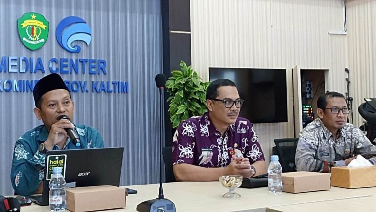 Ketersediaan Sapi dan Kambing di Kaltim, Aman Jelang Iduladha 1445 Hijriah
Telah dibaca : 858 Kali.
Menjelang Hari Raya Iduladha 1445 Hijriah, Kepala Dinas Peternakan dan Kesehatan Hewan (DPKH) Fahmi Himawan menegaskan ketersediaan komoditas hewan ternak sapi dan kambing di Provinsi Kalimantan Timur (Kaltim) dipastikan cukup.