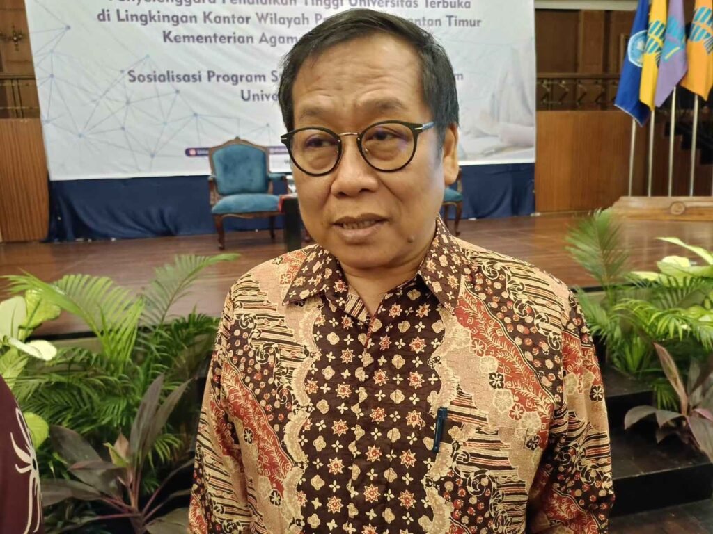 Kemenag dan UT Perkuat Sinergi, Dorong Pendidikan Agama Islam hingga Pelosok Negeri Kerja sama antara Universitas Terbuka (UT) dan Kantor Wilayah Kementerian Agama (Kemenag) Provinsi Kalimantan Timur (Kaltim), semakin erat dengan adanya perjanjian penyelenggaraan pendidikan tinggi di bidang Pendidikan Agama Islam (PAI).