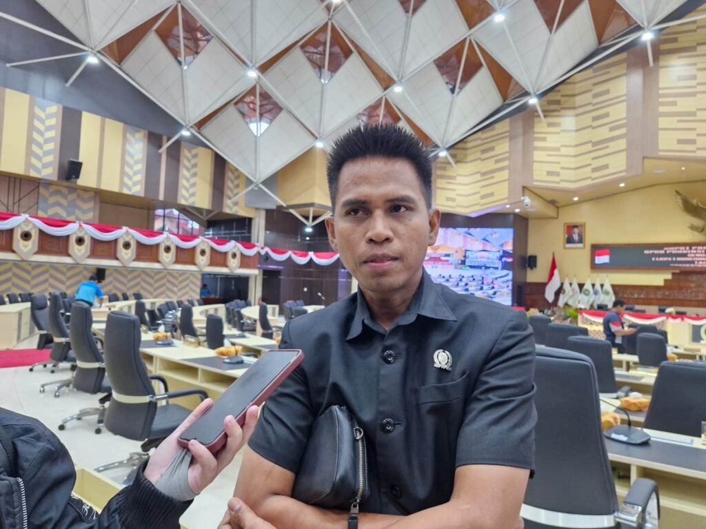 Akibat Mobilitas Tambang ilegal Jalan Marangkayu Kukar Rusak Parah