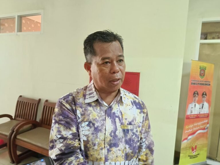 Menjelang Hari Raya Idul Adha, Kelangkaan gas elpiji 3 kilogram atau yang dikenal sebagai gas melon masih menjadi perbincangan hangat di kalangan masyarakat Kota Samarinda.