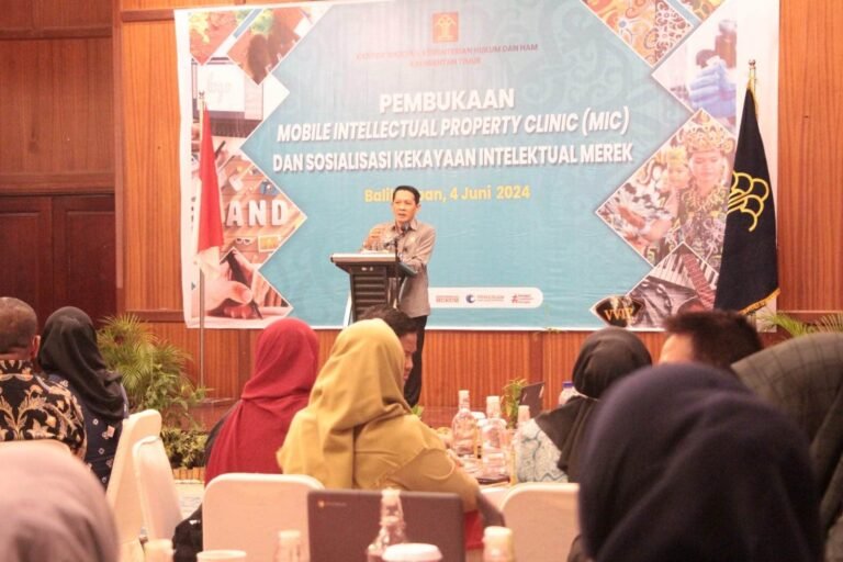 Kantor Wilayah Kementerian Hukum dan HAM Kalimantan Timur (Kanwil Kemenkumham Kaltim) menggelar kegiatan "Mobile Intellectual Property Clinic" (MIC) dan sosialisasi kekayaan intelektual merek di Hotel Gran Senyiur, Balikpapan.