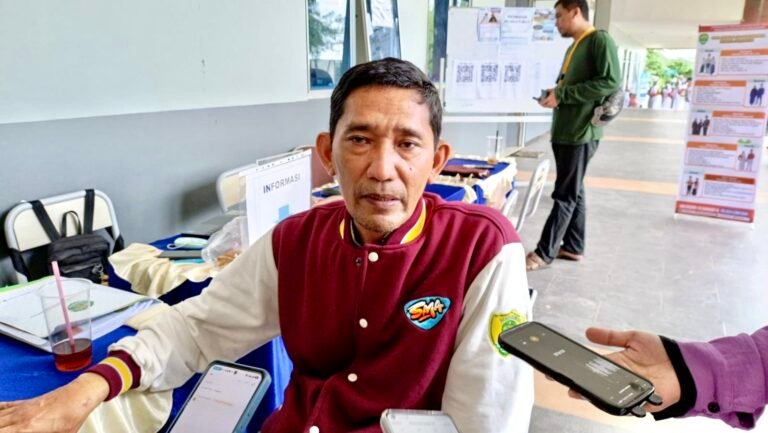 Proses Penerimaan Peserta Didik Baru (PPDB) di SMAN 16 Samarinda jalur RT prioritas, prestasi, afirmasi, perpindahan orang tua dan Anak GTK berjalan lancar tanpa kendala teknis.