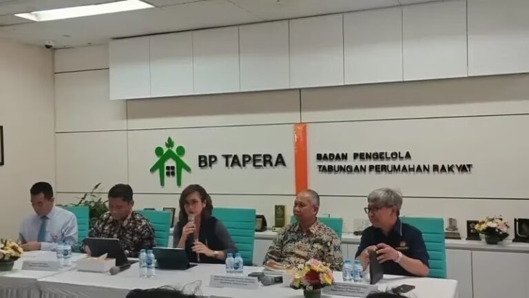 Rencana Pemerintah akan memungut iuran Tabungan Perumahan Rakyat (Tapera) dari karyawan swasta dikritik dan ditolak banyak pihak.