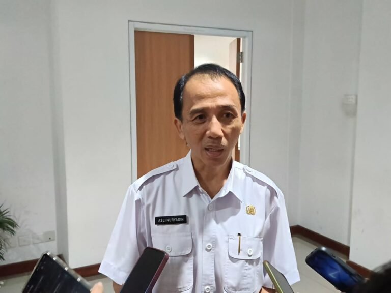 Kepala Dinas Pendidikan dan Kebudayaan (Disdikbud) Kota Samarinda Asli Nuryadin mengungkapkan sejumlah poin penting terkait progres APBD Murni 2024 dan usulan program APBD Perubahan 2024 dalam "hearing" di DPRD Kota Samarinda, Kalimantan Timur (Kaltim), Rabu (19/6/2024).