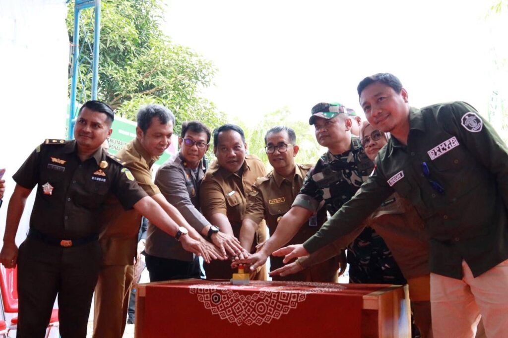 Diancam Warga, Pemprov Penuhi Kebutuhan Air Bersih Agar Sawah Tak Ditanami Sawit
