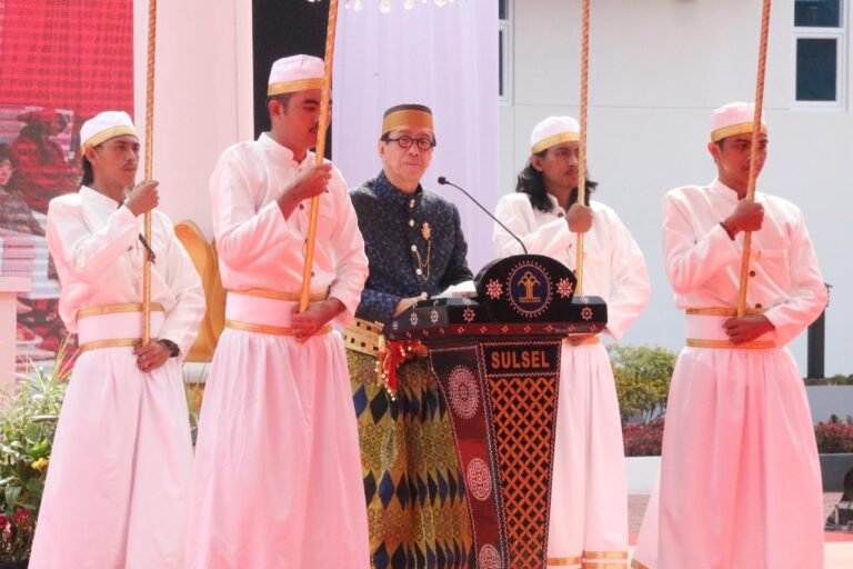 Menteri Hukum dan HAM Yasonna H Laoly menyebut tuntutan terhadap pelayanan publik semakin meningkat dimana pelayanan tidak hanya dinilai dari prosedurnya saja, tetapi saat ini masyarakat juga membutuhkan kenyamanan.