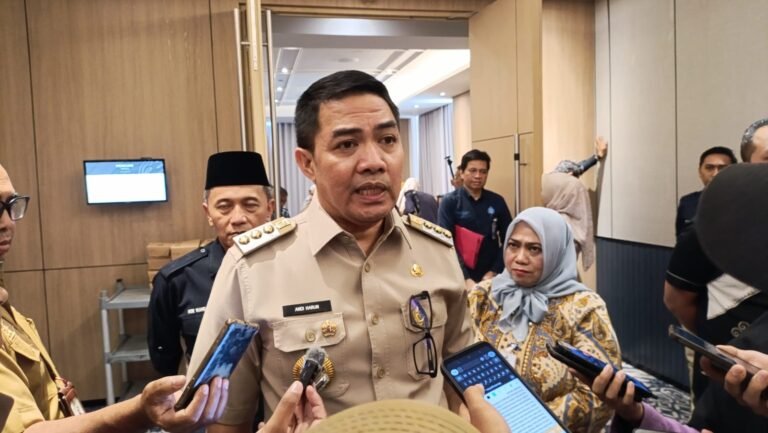 17 Tahun Terbengkalai, Aset IPA Bendang II Kini Milik Pemkot Samarinda
Telah dibaca : 797 Kali.
Wali Kota Samarinda Andi Harun menegaskan penandatanganan Kerjasama Pembelian untuk Pengambilalihan Bangunan Existing IPA Bendang II merupakan tonggak penting dalam upaya penyelesaian masalah aset yang telah berlangsung selama hampir dua dekade.