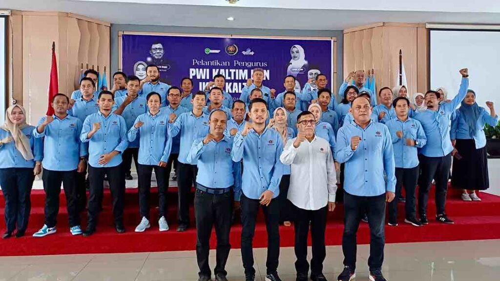 Pengurus Persatuan Wartawan Indonesia (PWI) dan Ikatan Keluarga Wartawan Indonesia (IKWI) Kalimantan Timur (Kaltim) periode 2024-2029 resmi dilantik oleh Ketua PWI Pusat Hendry Ch. Bangun.