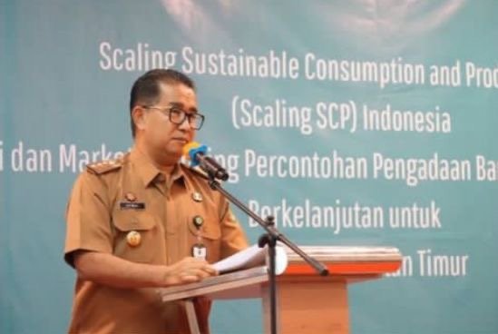 Pj Gubernur Dorong Pengadaan Barang dan Jasa Berorientasi Ramah Lingkungan
Telah dibaca : 770 Kali.
Penjabat (Pj) Gubernur Kalimantan Timur (Kaltim) Akmal Malik meminta pengadaan barang dan jasa lebih berorientasi kepada ramah lingkungan serta berguna untuk kepentingan-kepentingan OPD.