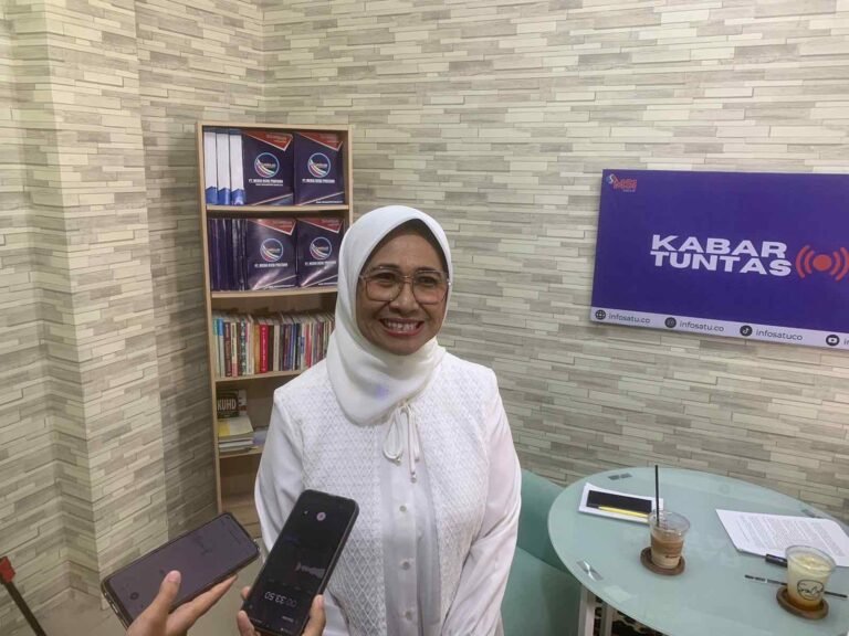 Wakil Ketua Komisi X DPR RI Hetifah Sjaifudian mengaku lebih setuju dengan kebijakan pemberian beasiswa era Pj Gubernur Kaltim Akmal Malik dibanding era Gubernur Kaltim periode 2018-2023 Isran Noor.
