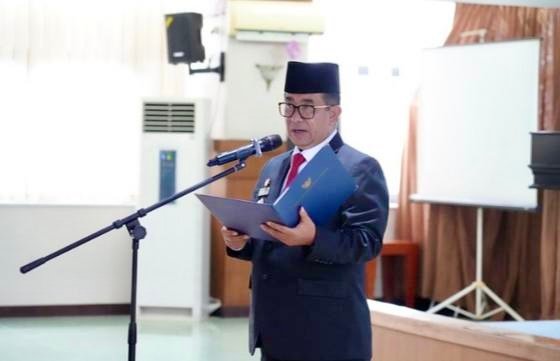 Bukan Bawahan Struktural, Pj Gubernur Sebut Fungsional Justru Solusi Penjabat (Pj) Gubernur Kalimantan Timur (Kaltim) Akmal Malik menyebut aparatur sipil negara (ASN) fungsional berbeda dengan ASN struktural yang hanya bisa berkerja di lingkup instansinya atau tidak bisa melebur ke berbagai OPD.